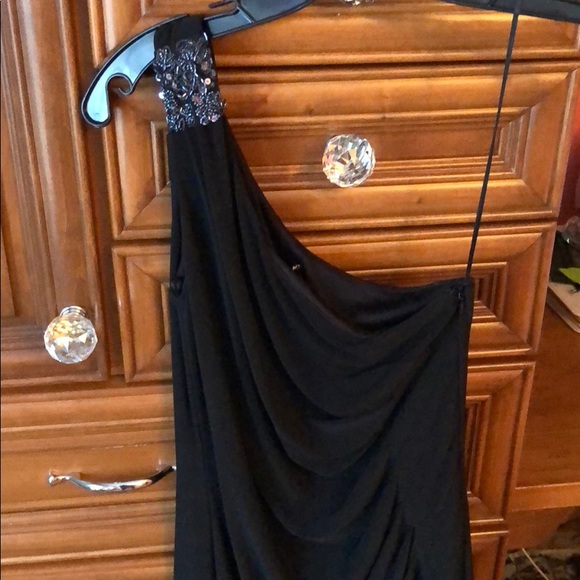 JS boutique black one shoulder dress - Picture 2 of 3